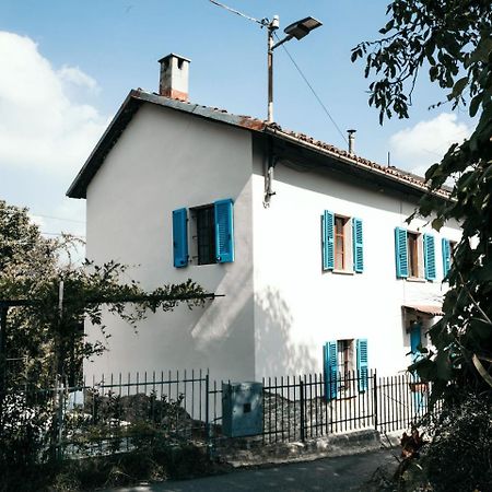 Superb Holiday Home In Piedmont Italy With Fireplace Santo Stefano Belbo Ngoại thất bức ảnh