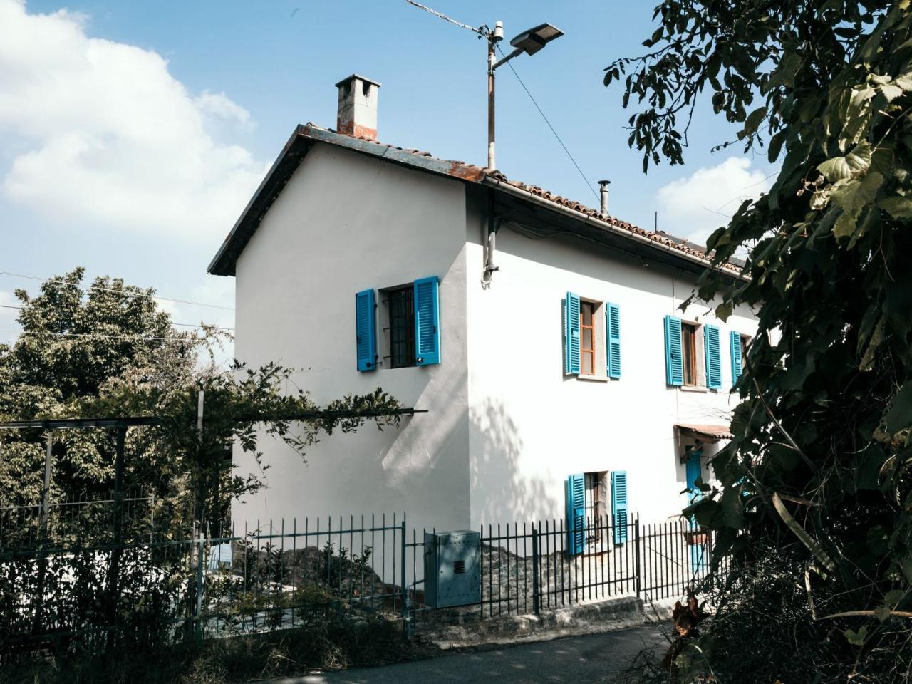 Superb Holiday Home In Piedmont Italy With Fireplace Santo Stefano Belbo Ngoại thất bức ảnh